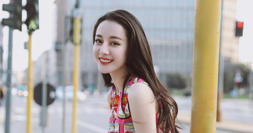 娱乐吃瓜迪丽热巴,娱乐圈的瓜田女王，揭秘她的吃瓜日常